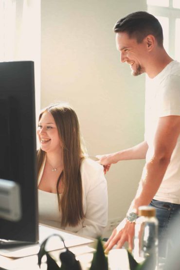 Team von Beheim & Tepel Steuerberatung in Hanau beim Arbeiten - Jetzt bewerben und Teil des Teams werden